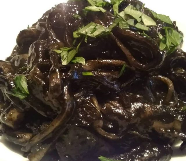 甲イカの墨煮のパスタ.png